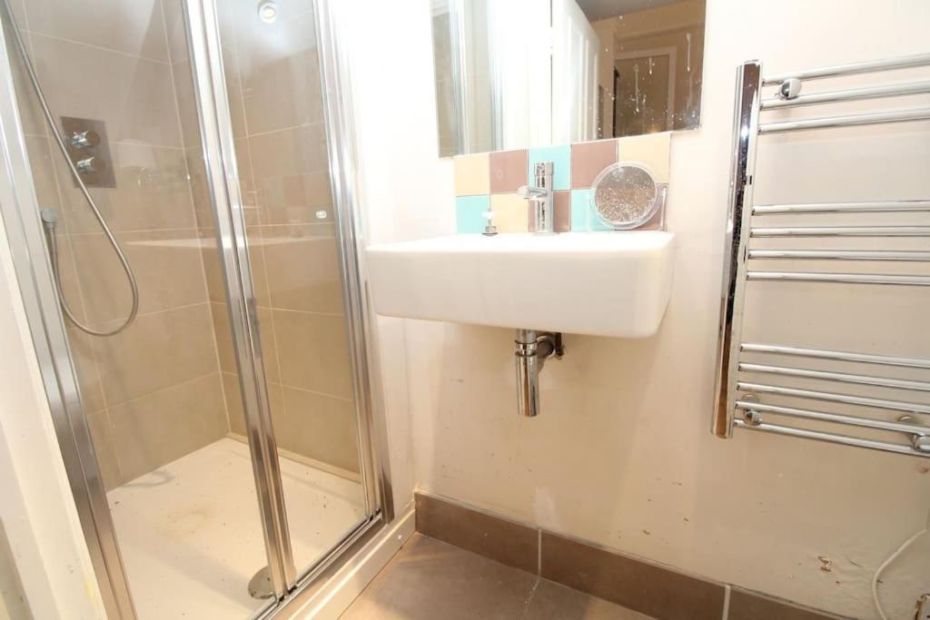 Stunning 2 Bed Flat In Fulham Leilighet London Eksteriør bilde